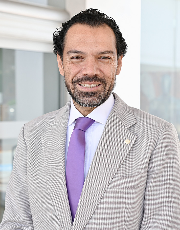 Dr. Salvador Chavez Valenzuela